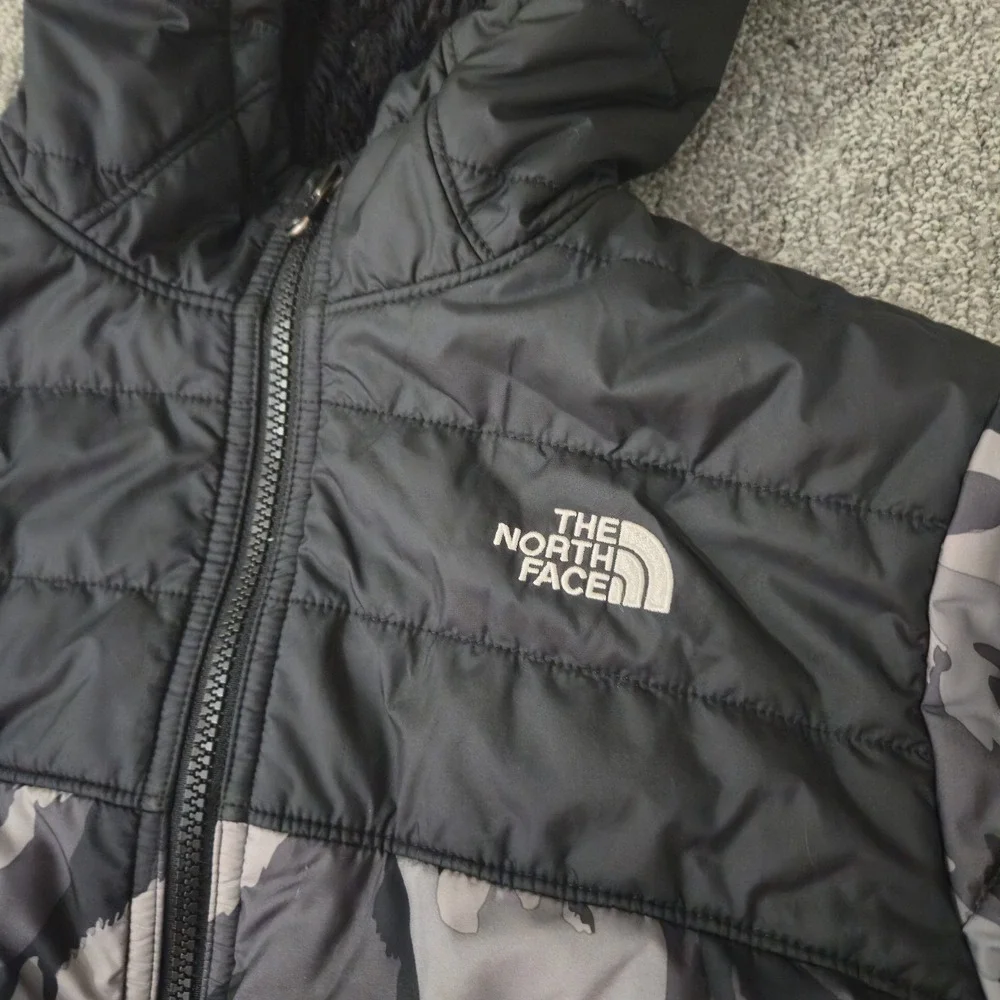 The North Face Boys Camo Reversible Fleece Puffer Jacket Size L (14/16)